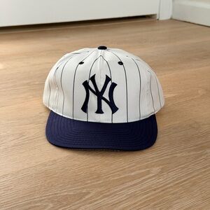 RARE Vintage 90s New York Yankees Pinstripe Snapback Hat G-Cap MLB